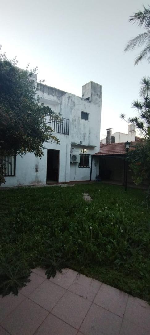 Solida propiedad en dos plantas.