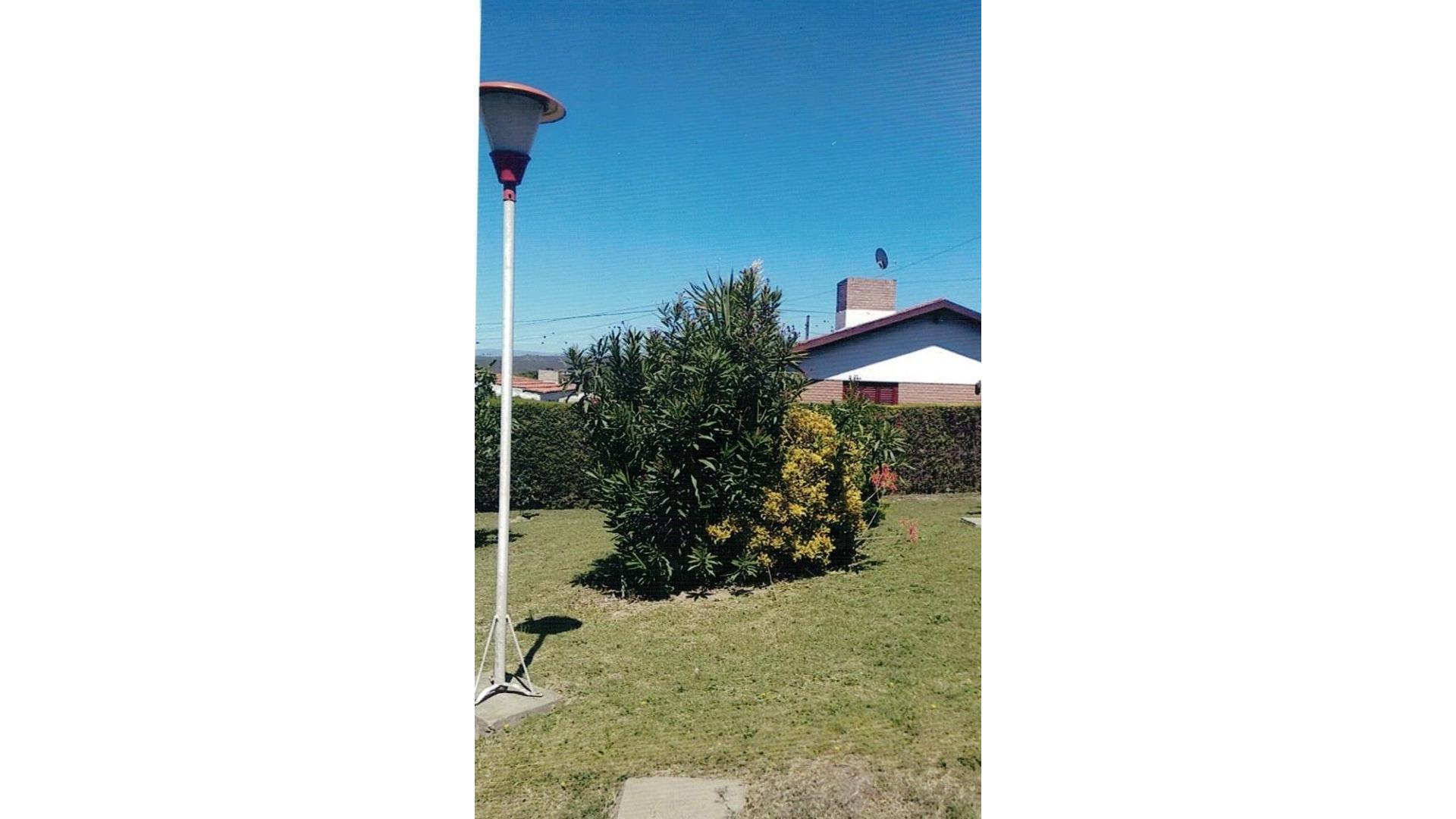 HERMOSO CHALET 3 AMB Y DEPTO 2 AMB EN EL MISMO LOTE, EN VALL