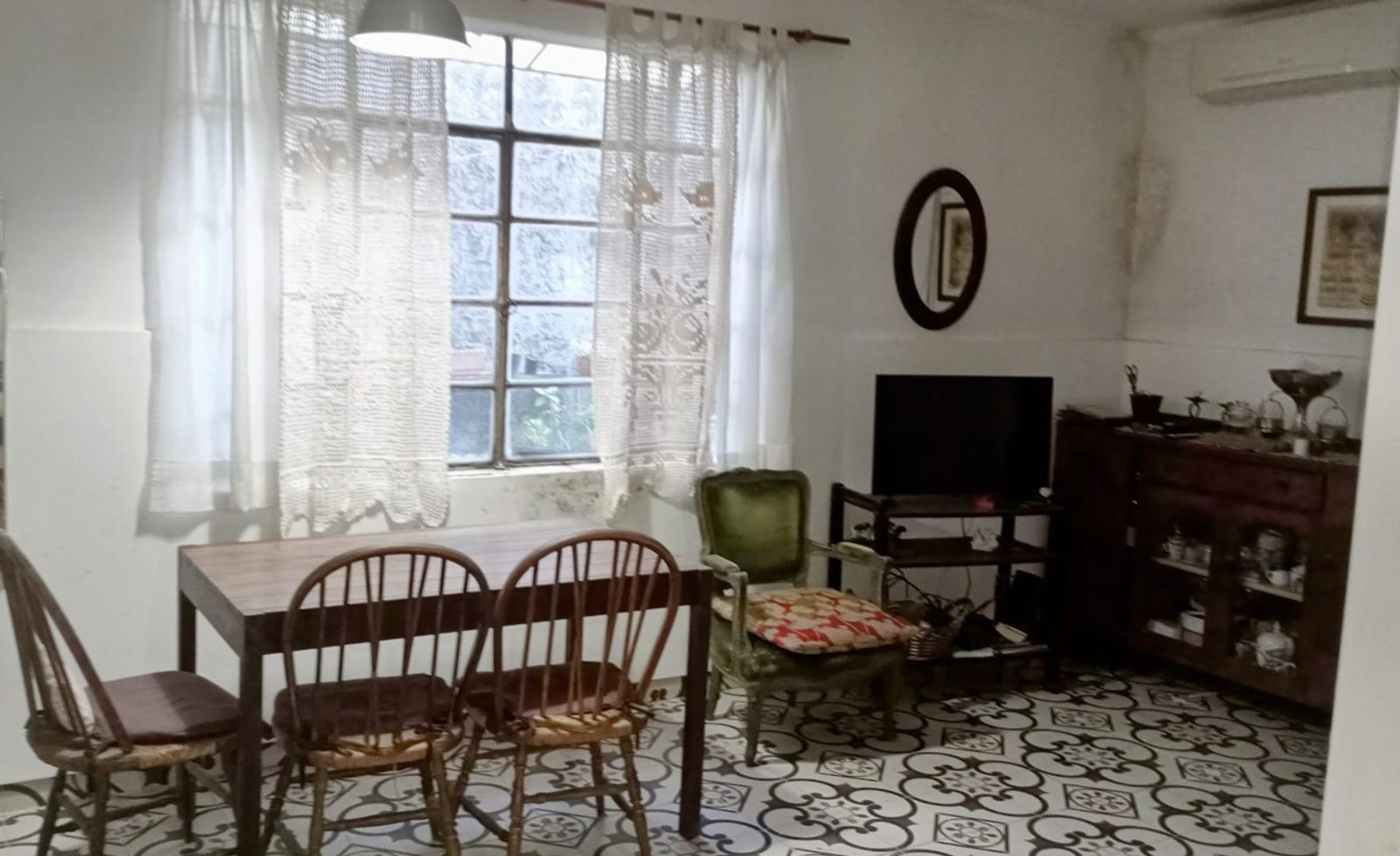 Casa 4 ambientes con 1 baño