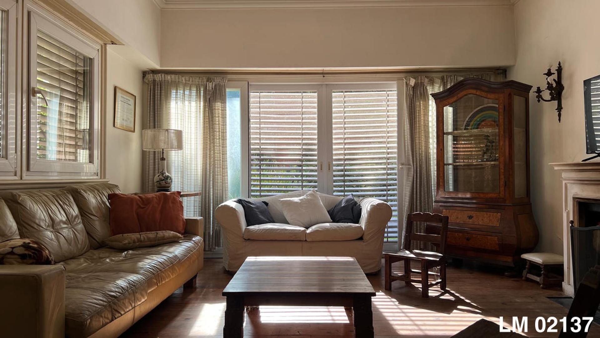 IMPORTANTE CASA SOBRE LOTE DE 1200M2