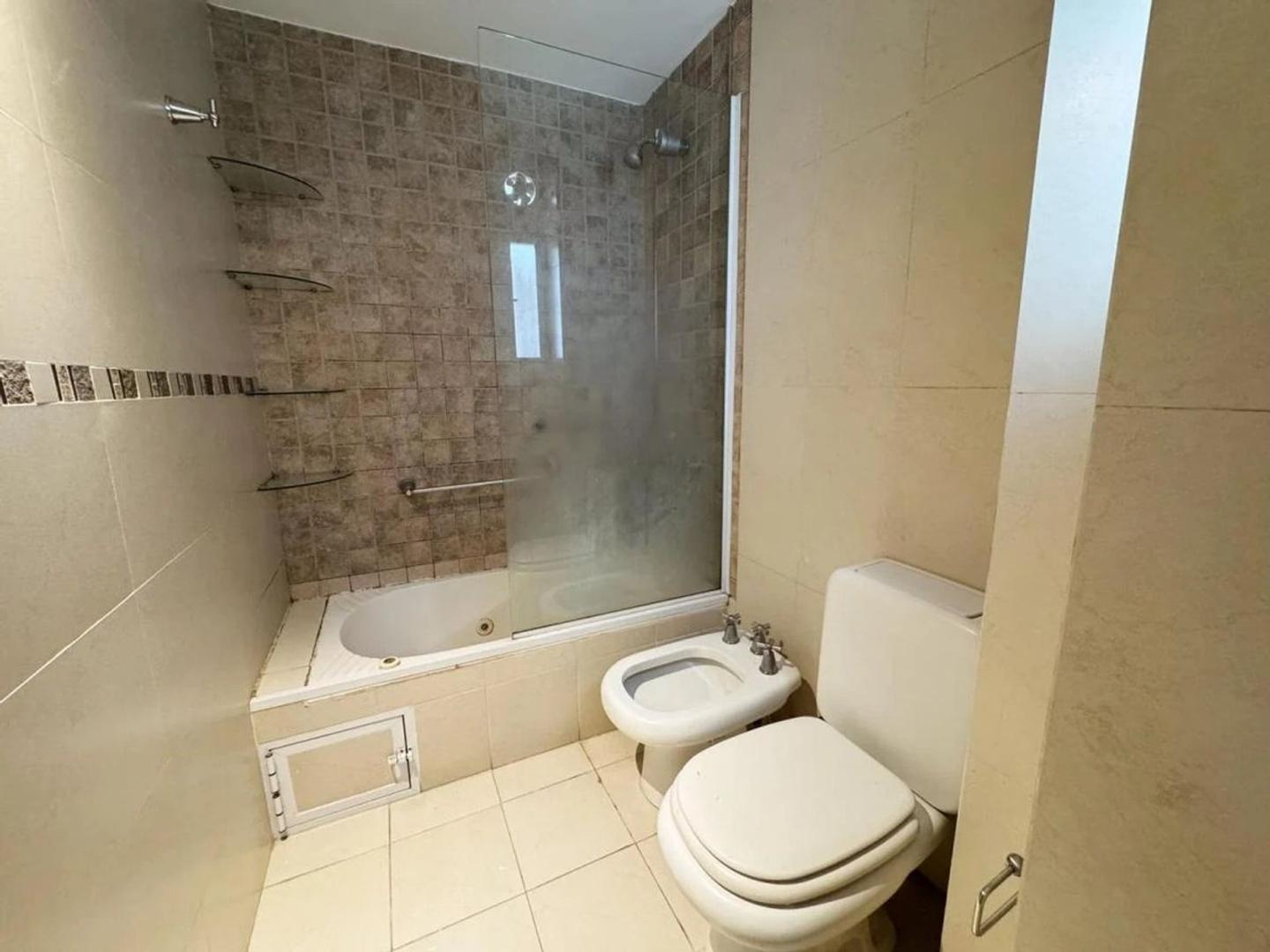 Departamento en Alquiler en Pueblo Esther, $ 1.400.000