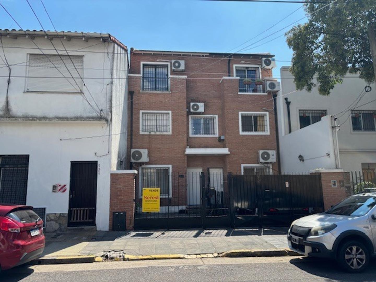 mts av exc chalet triplex  5 amb play fdo coch imp