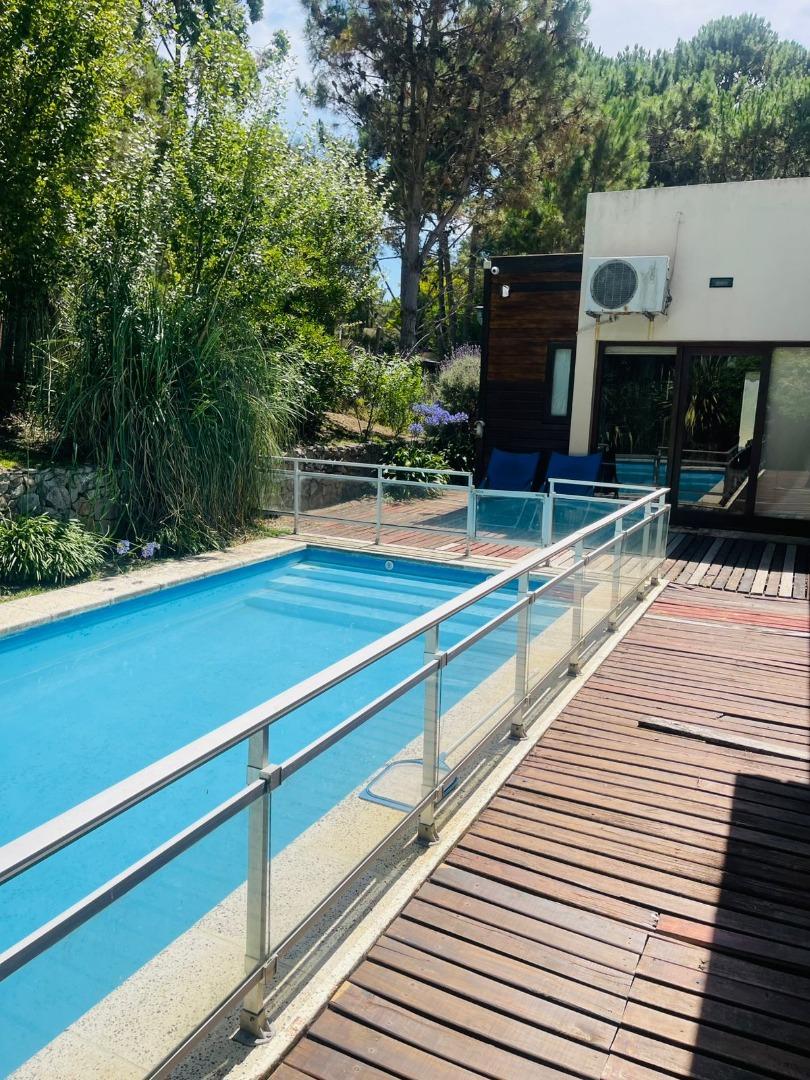 Casa 3 ambientes con 2 baños