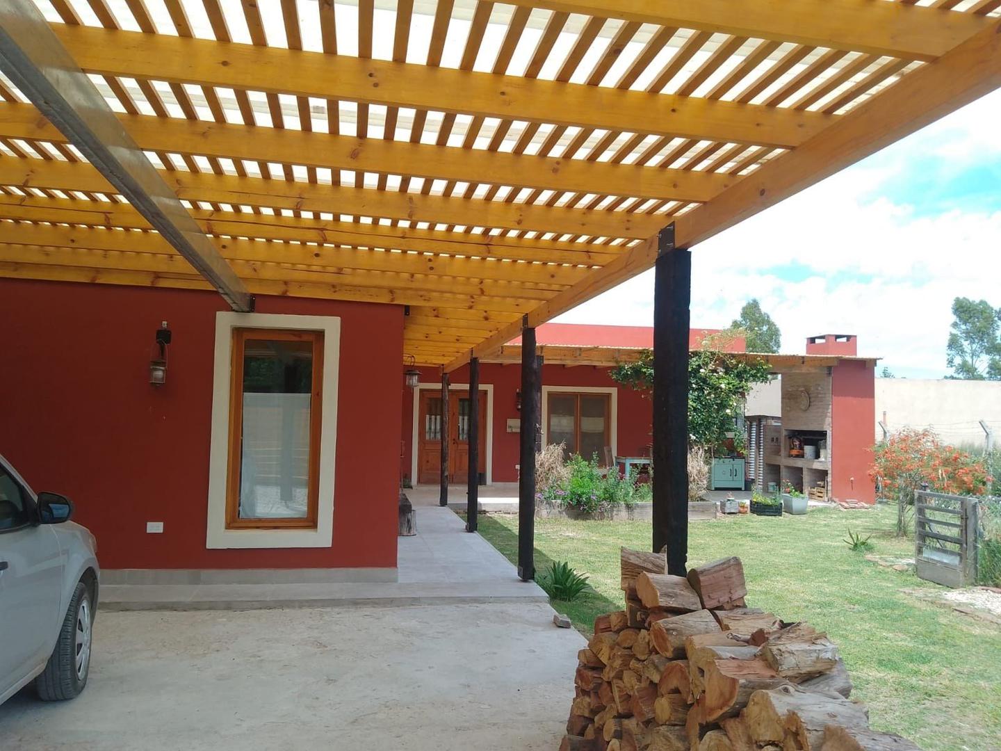 Casa en Venta con 2 cocheras