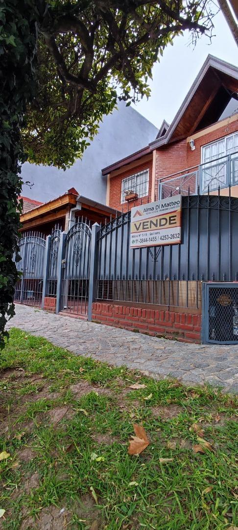 Retasado. Chalet de 5 ambientes.