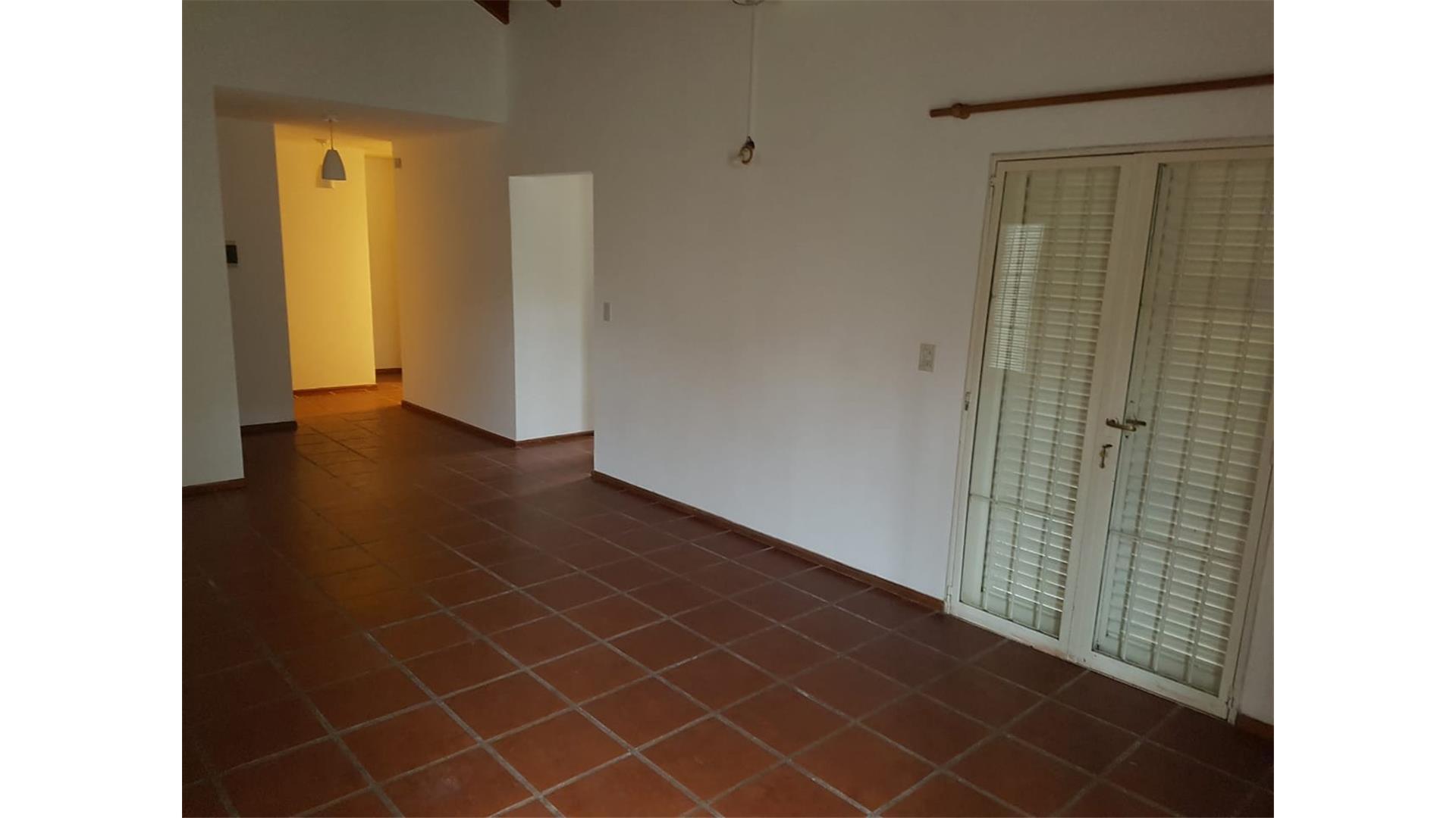 VILLA RIVERA INDARTE - 3 DORM - GRAN QUINCHO 3 BAÑOS