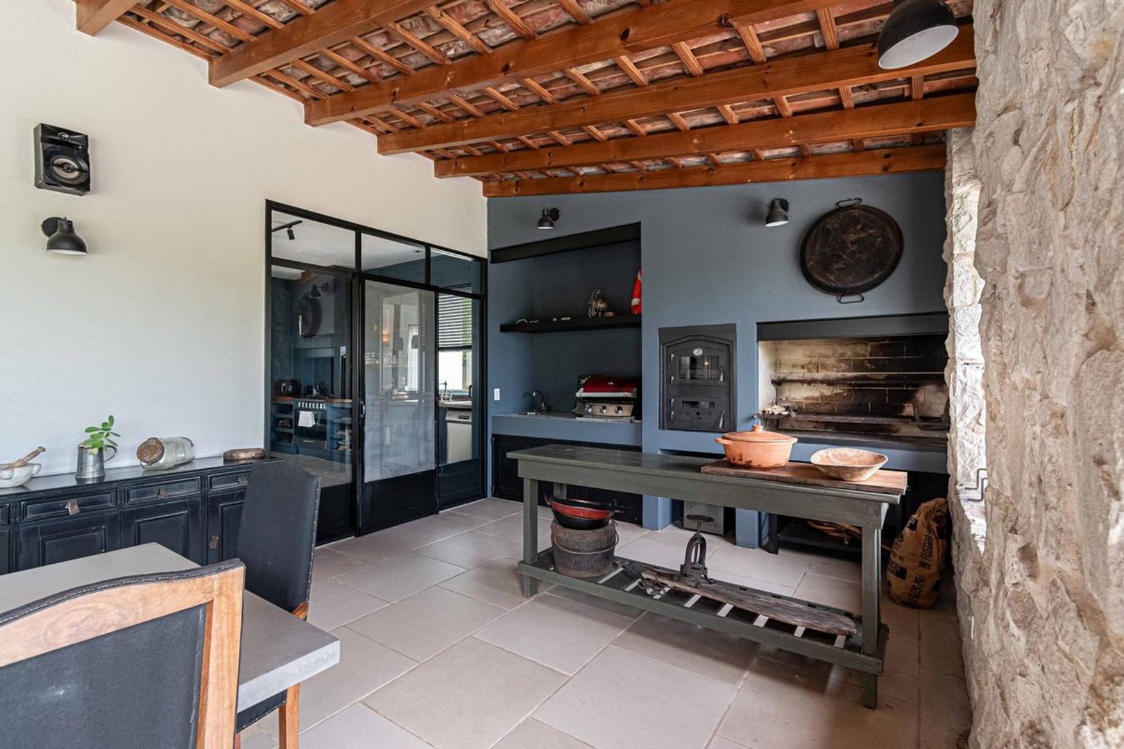 Casa en Venta en Albanueva, USD 1.250.000