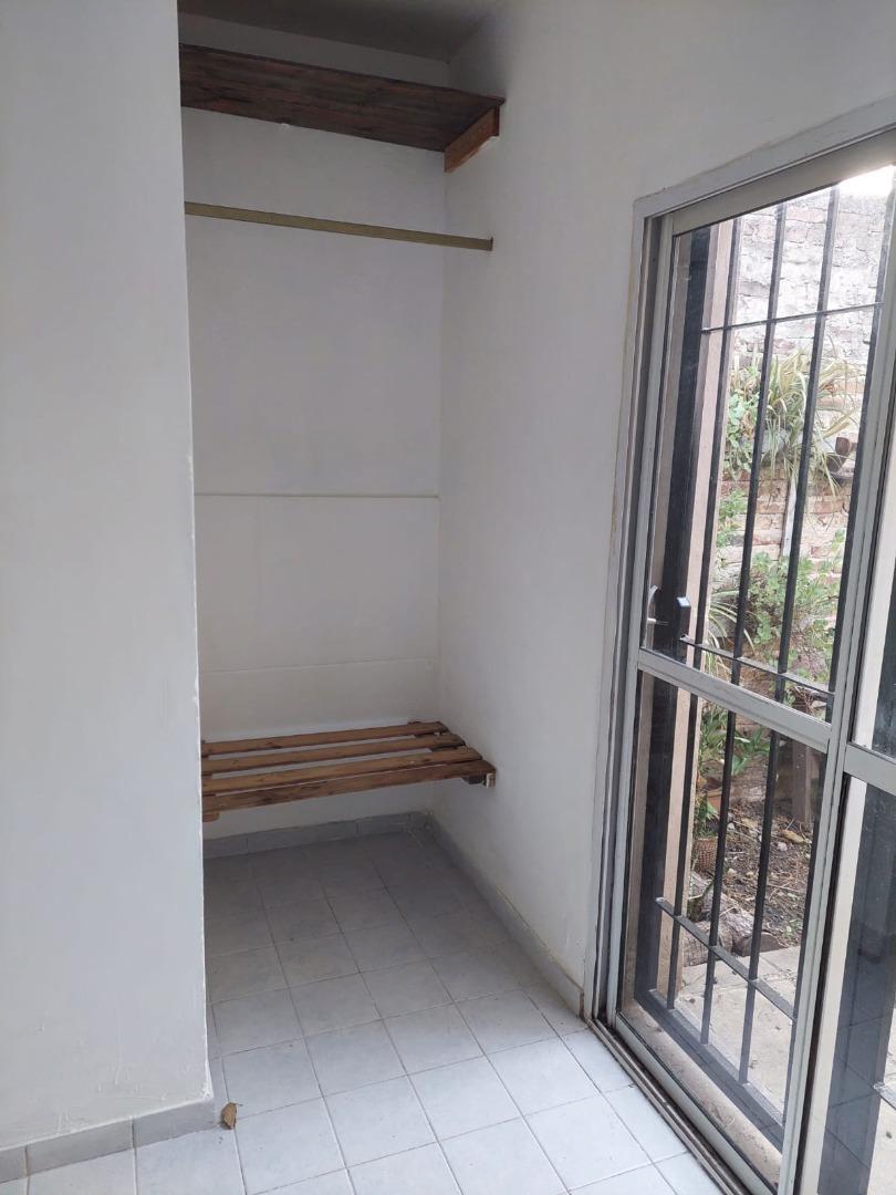 Casa en Alquiler en Burzaco, $ 450.000