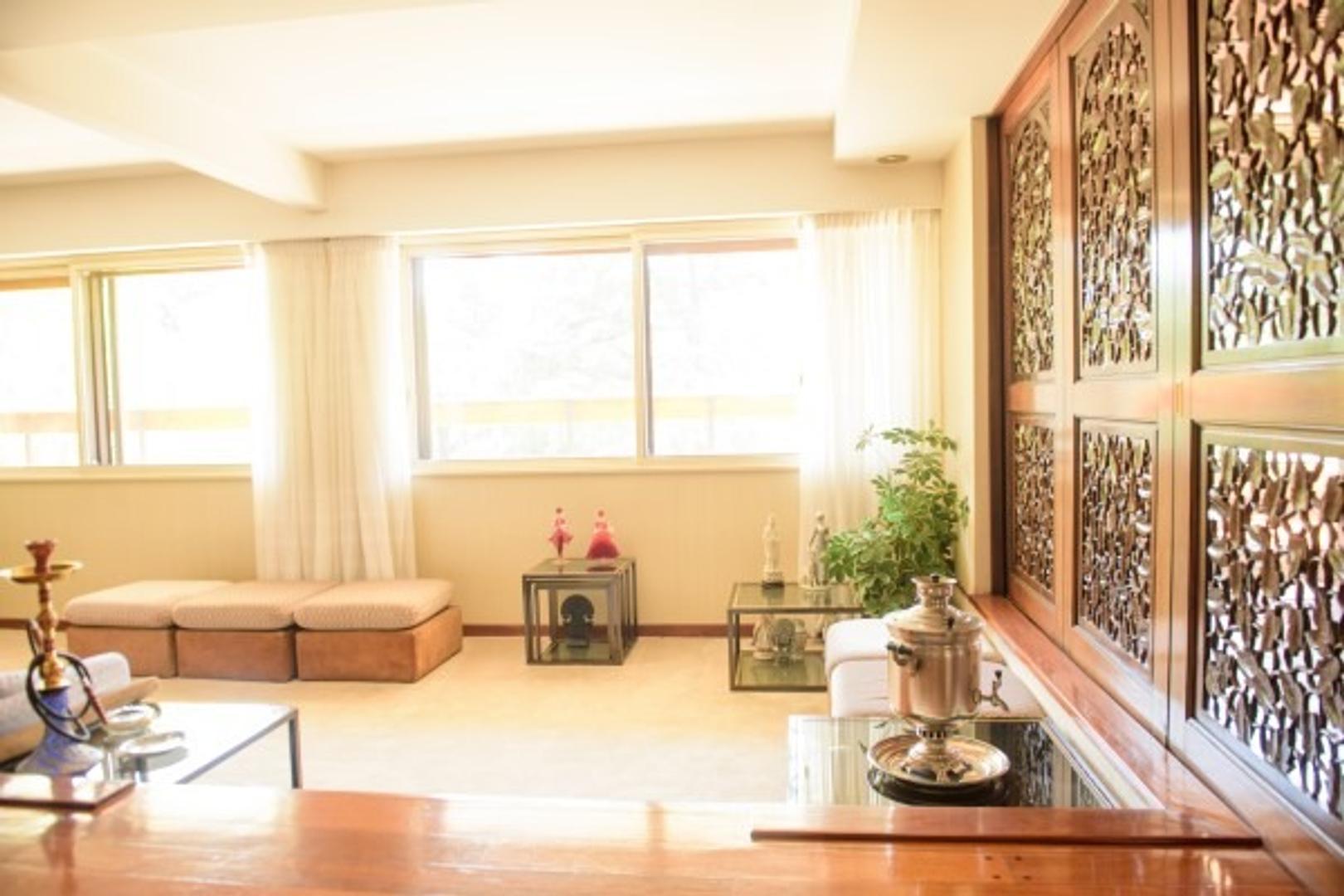 Departamento 6 ambientes con 5 baños