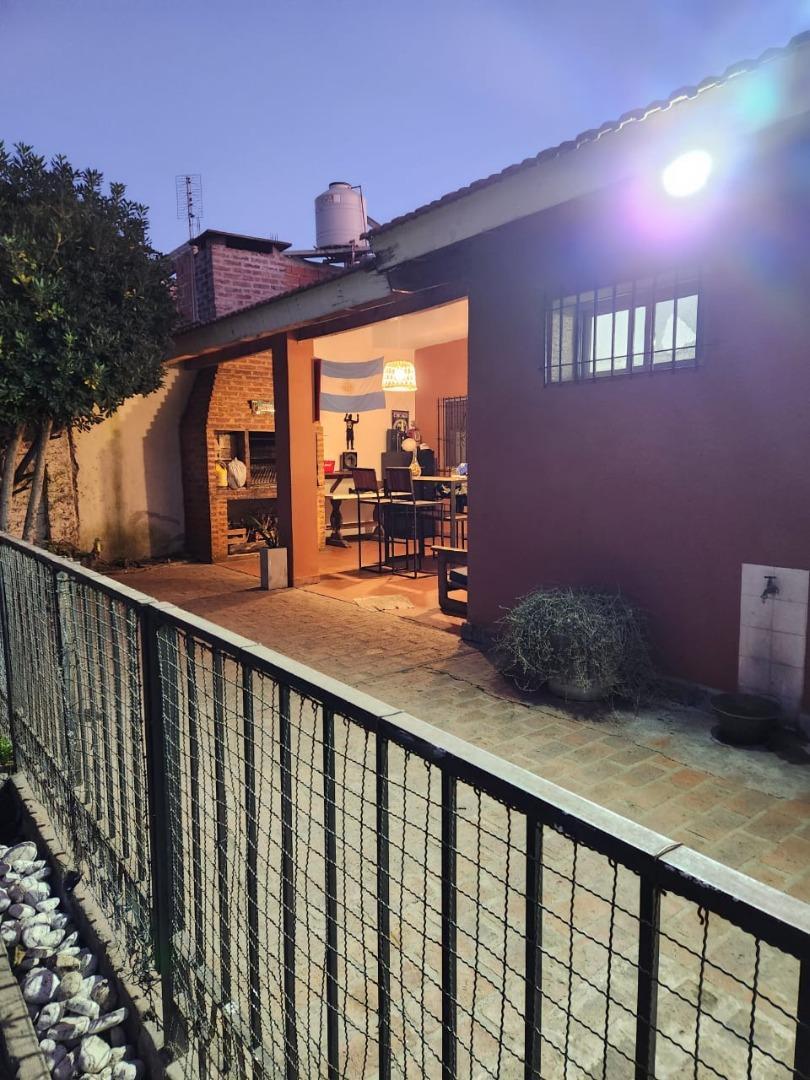 Casa en Venta en Burzaco, USD 115.000