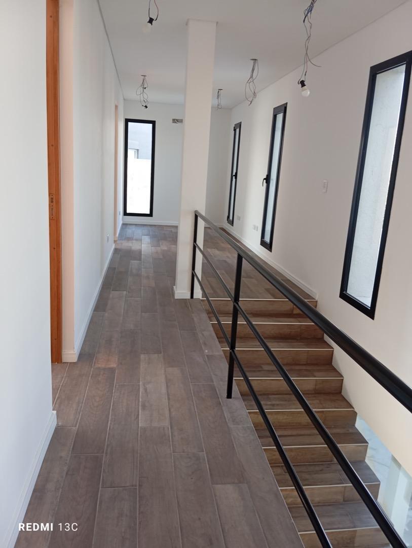 Casa 4 ambientes con 3 baños