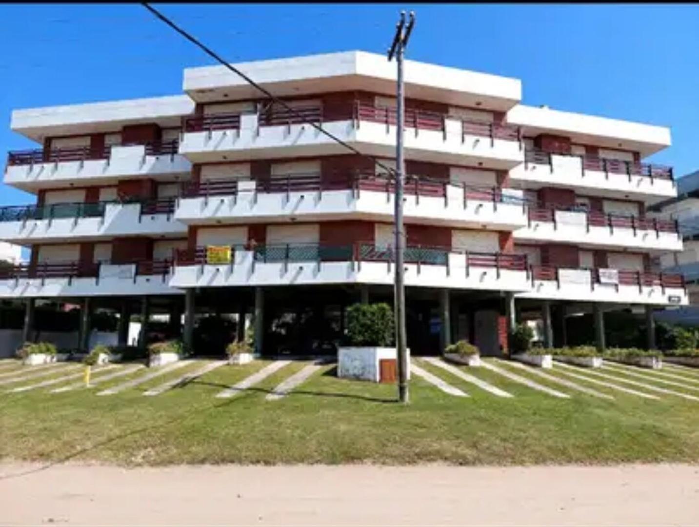 Avenida 2 4310 , Piso 1