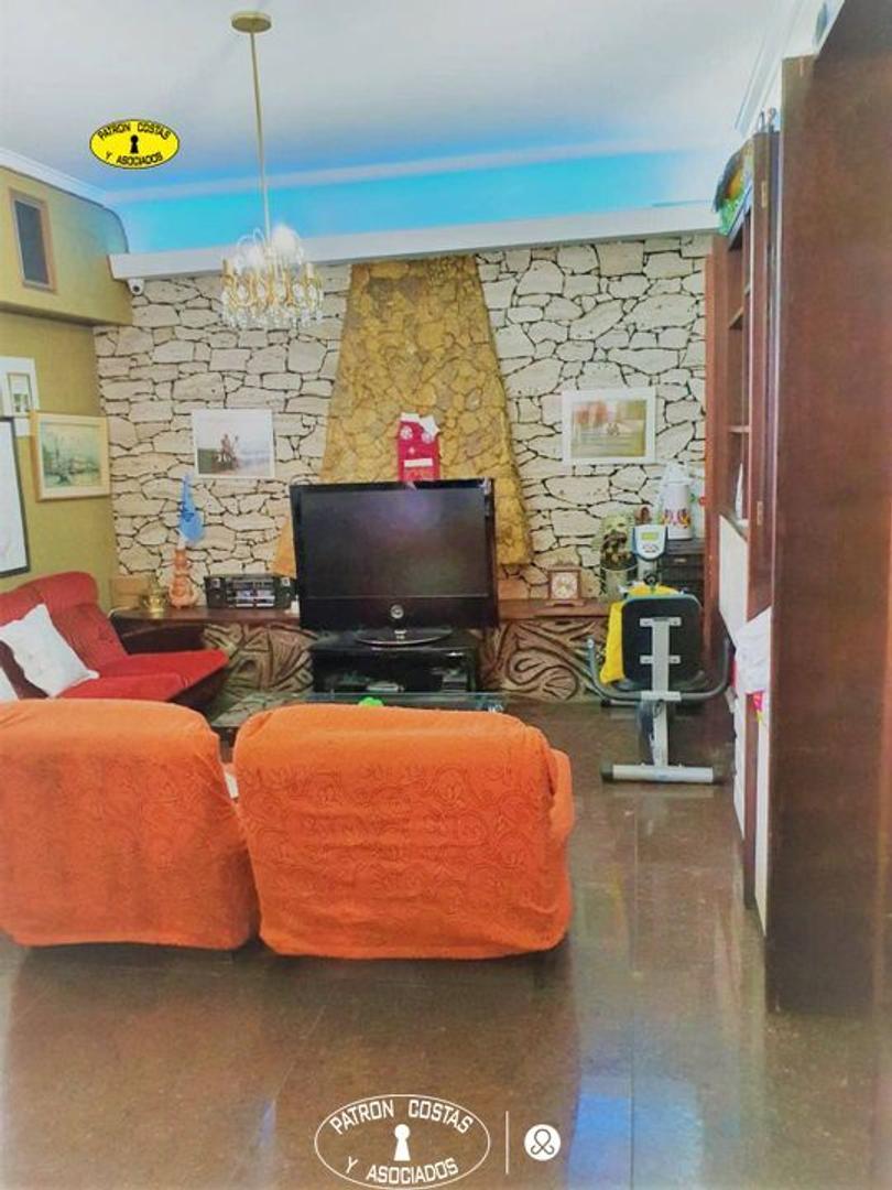 Casa 6 ambientes con 4 baños