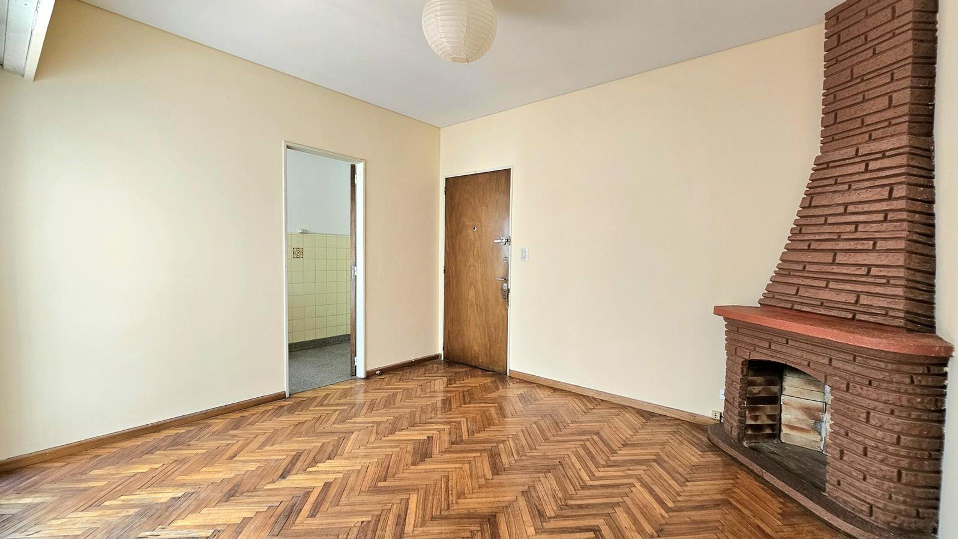 Departamento de 2 ambientes lateral con balcón. Muy luminoso