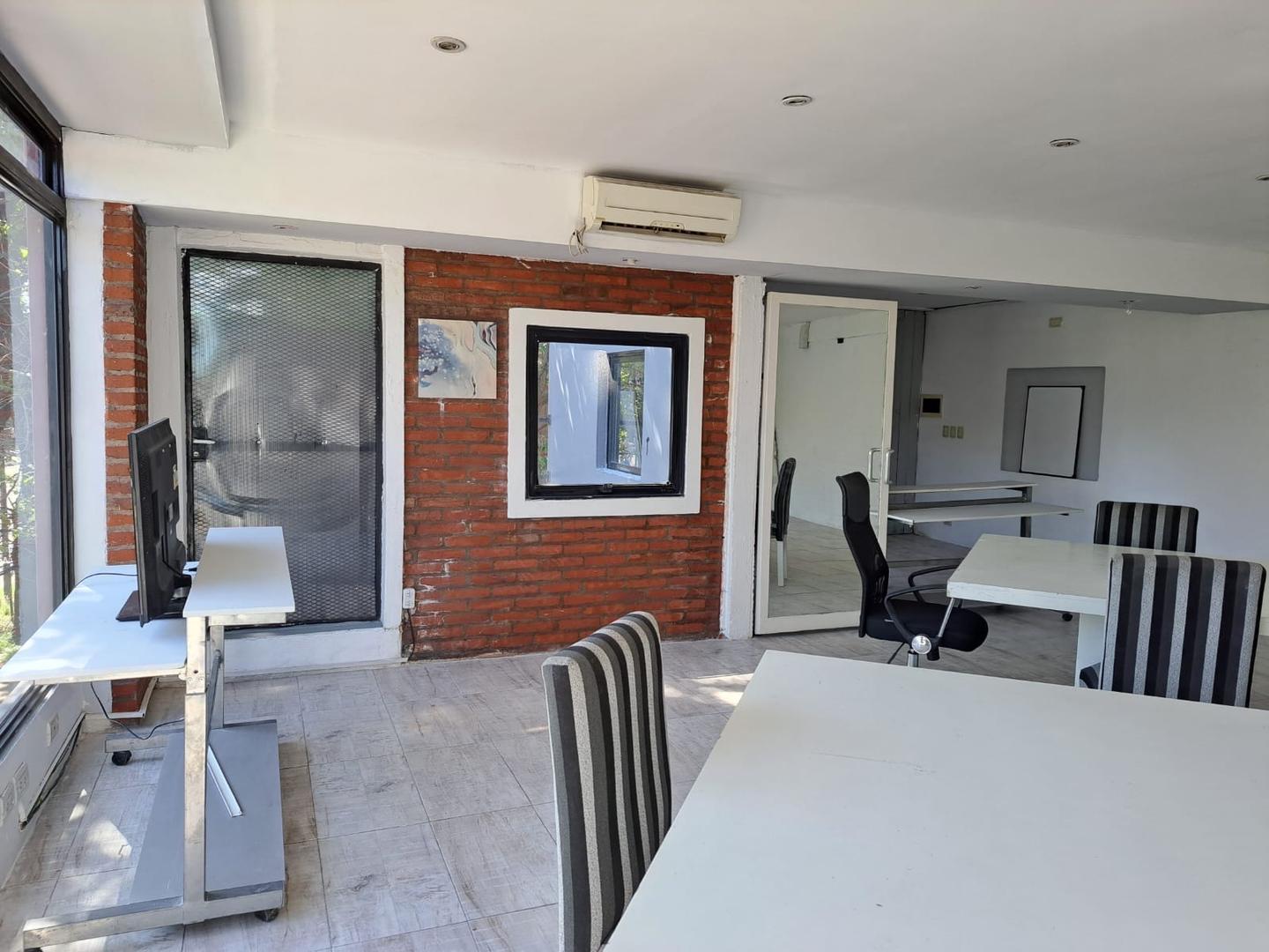 Oficina 2 ambientes con 1 baño