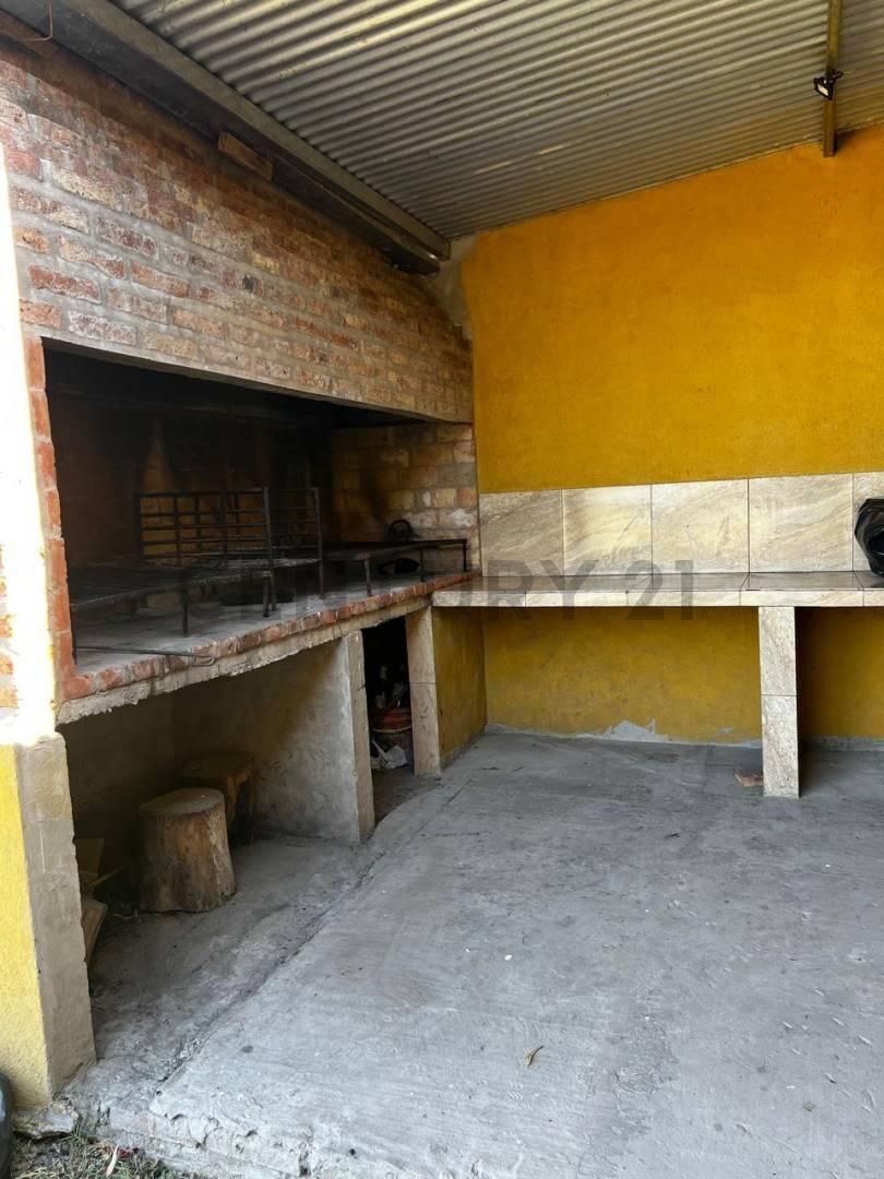 FRIGUETO 200, Piso B1741