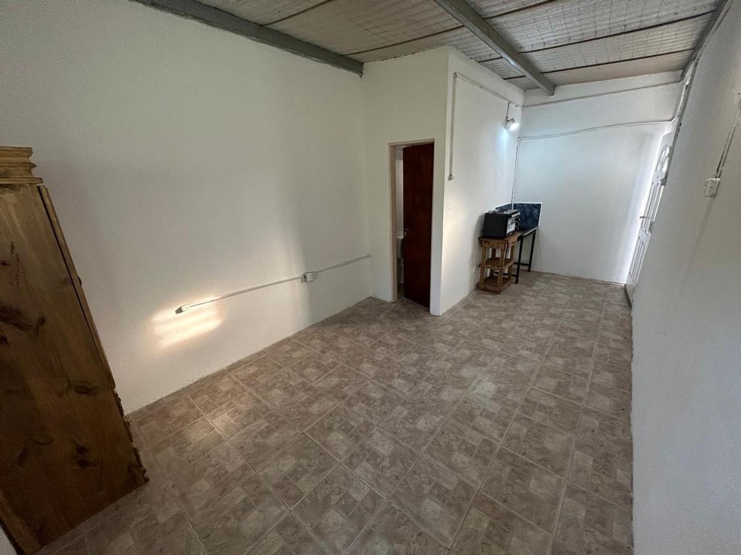 Depto Tipo Casa 2 ambientes con 1 baño