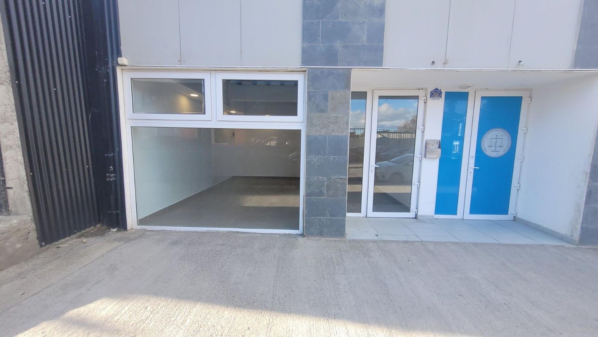 Importante Local Comercial Zona Centrica