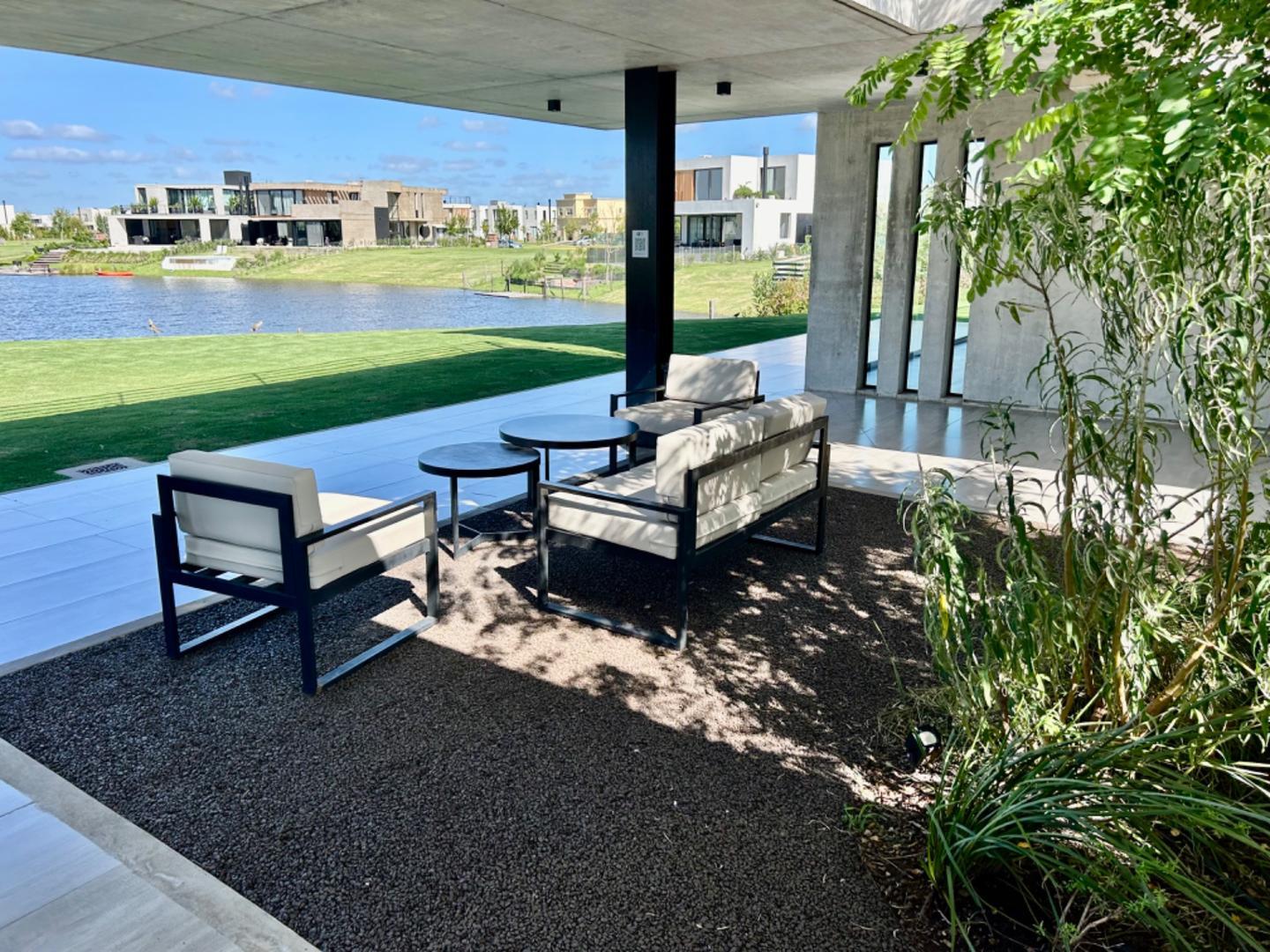 LOTE EN VENTA  AL AGUA CARPINCHOS  NORDELTA