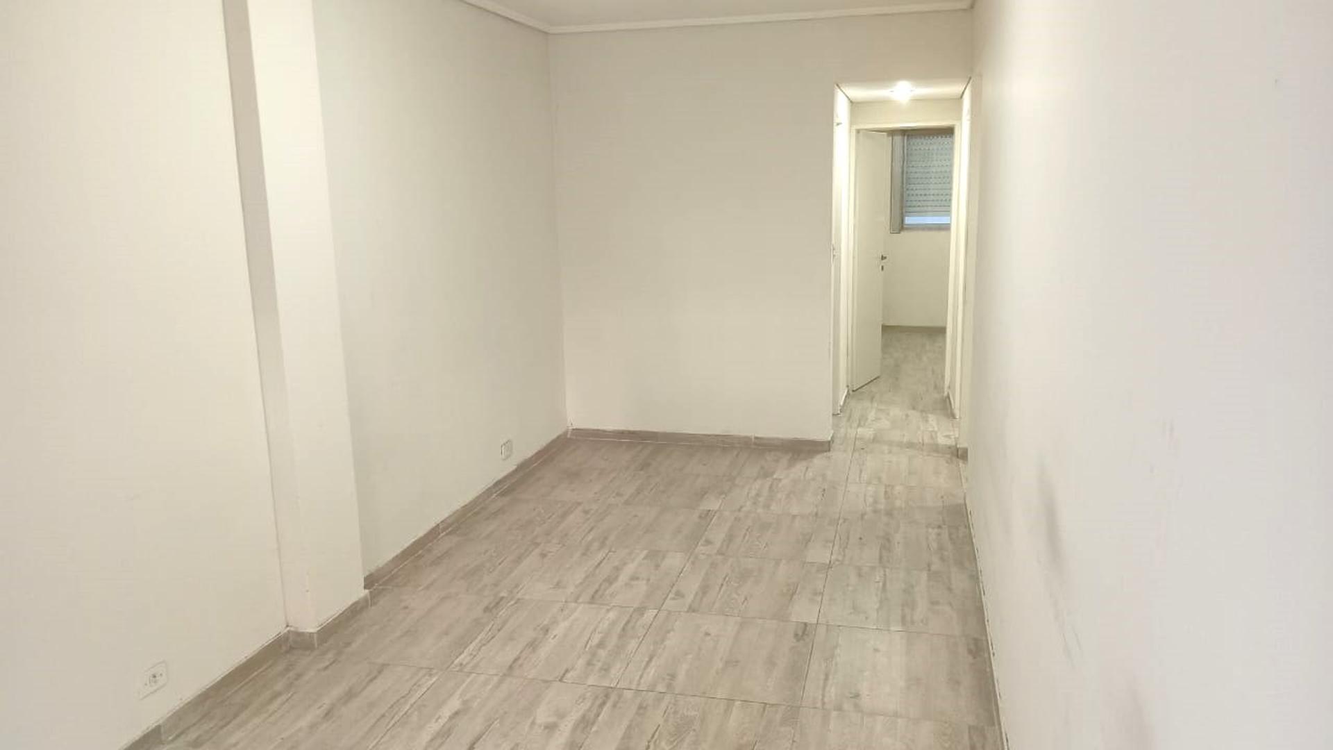 DEPARTAMENTO 2 AMBIENTES ALQUILER BANFIED CON PATIO