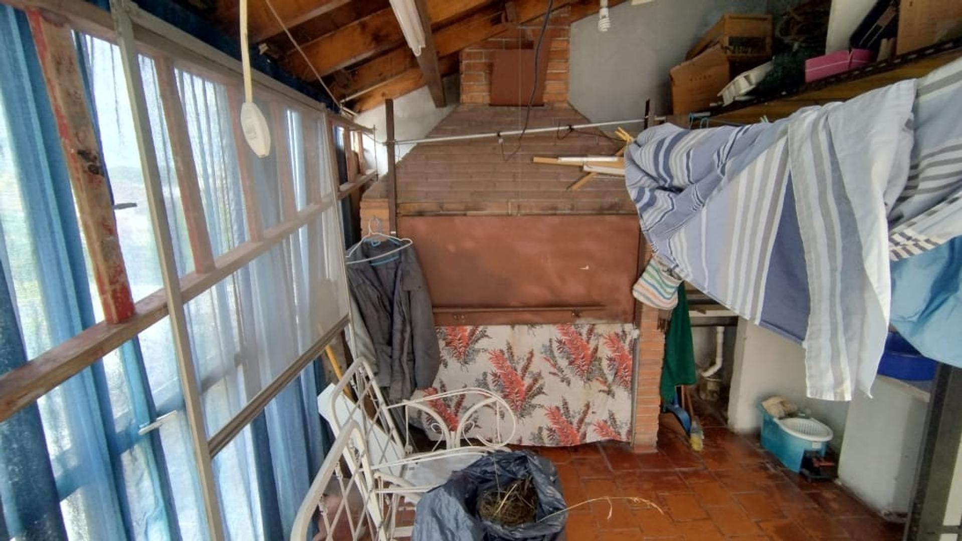 DEPOSITO Y CASA :: 100M2 EN PLANTA :: TERRAZA :: OPORTUNIDAD