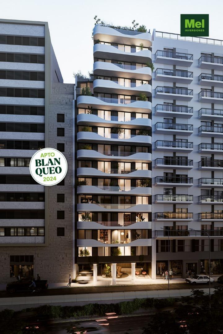 3 Ambientes con balcón terraza y terraza propia | Venta.