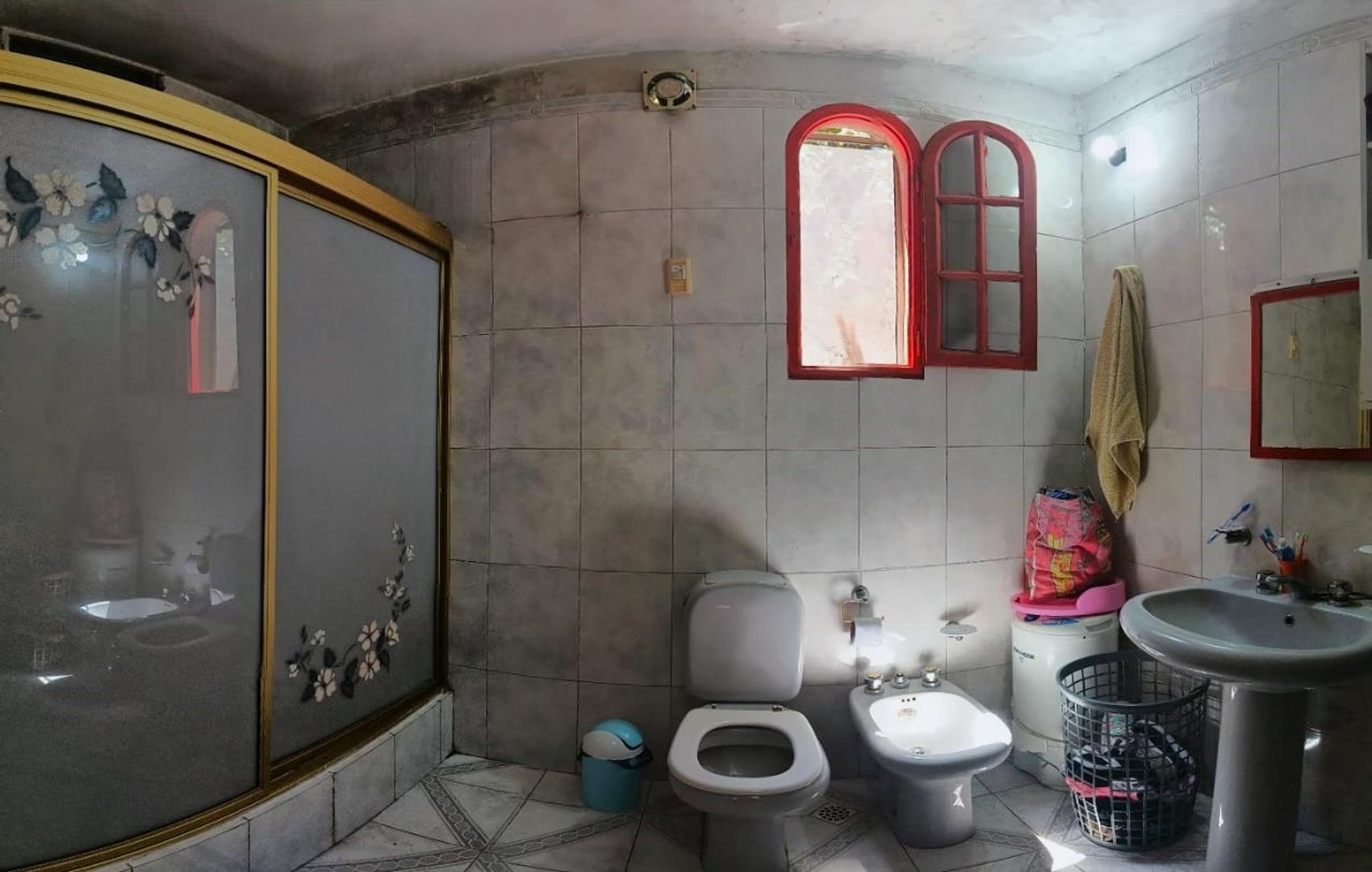 Casa 3 ambientes con 1 baño