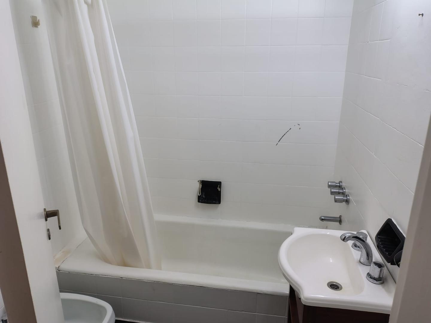 VENTA DE 2 AMBIENTES EN RECOLETA