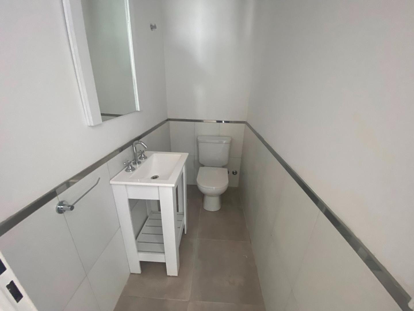 Casa 3 ambientes con 2 baños