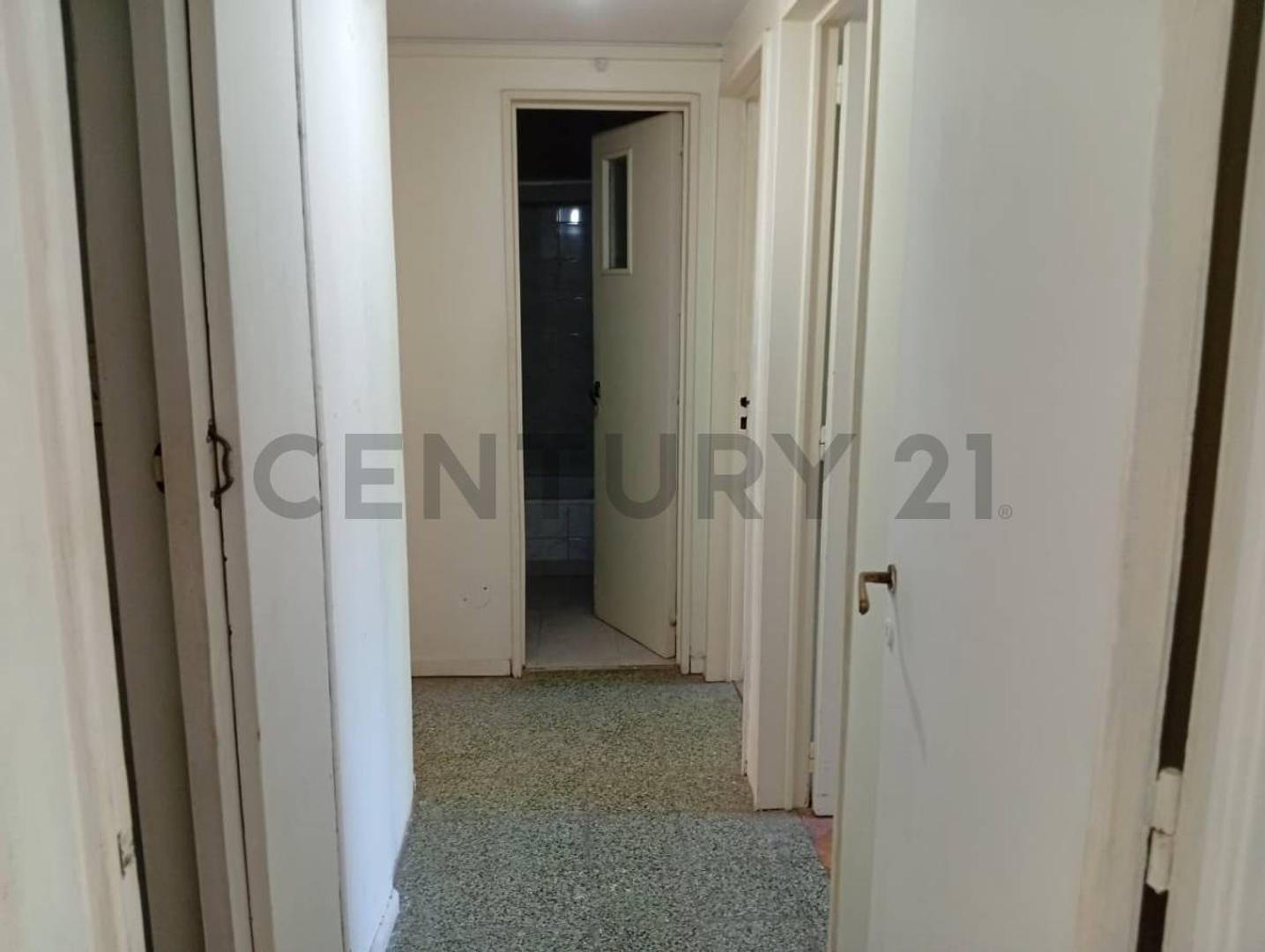 Departamento 4 ambientes con 2 baños