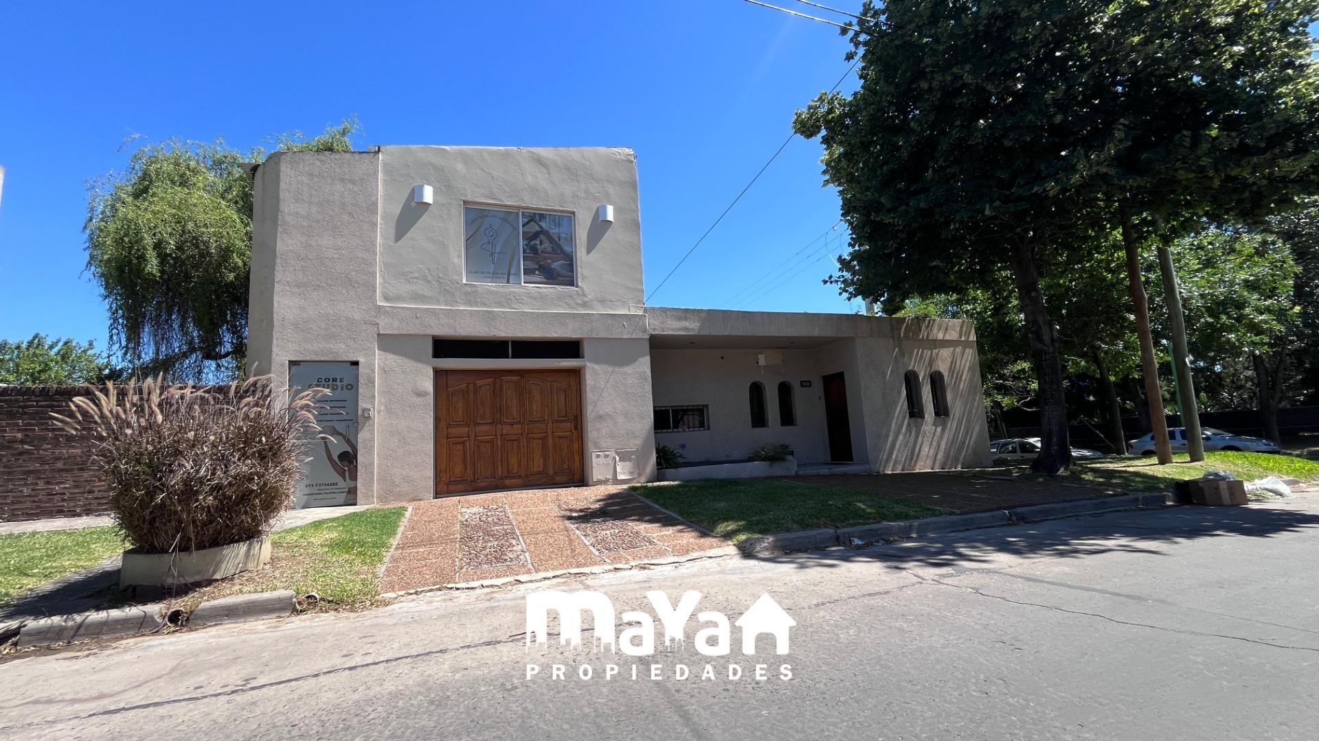 CASA EN VENTA CON OFICINA