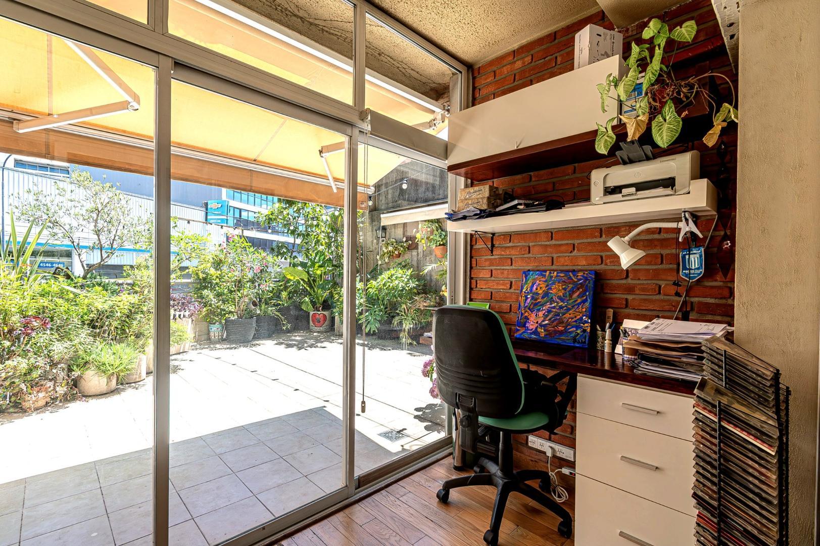 Av. Ricardo Balbin 3500 , Piso 1ro.