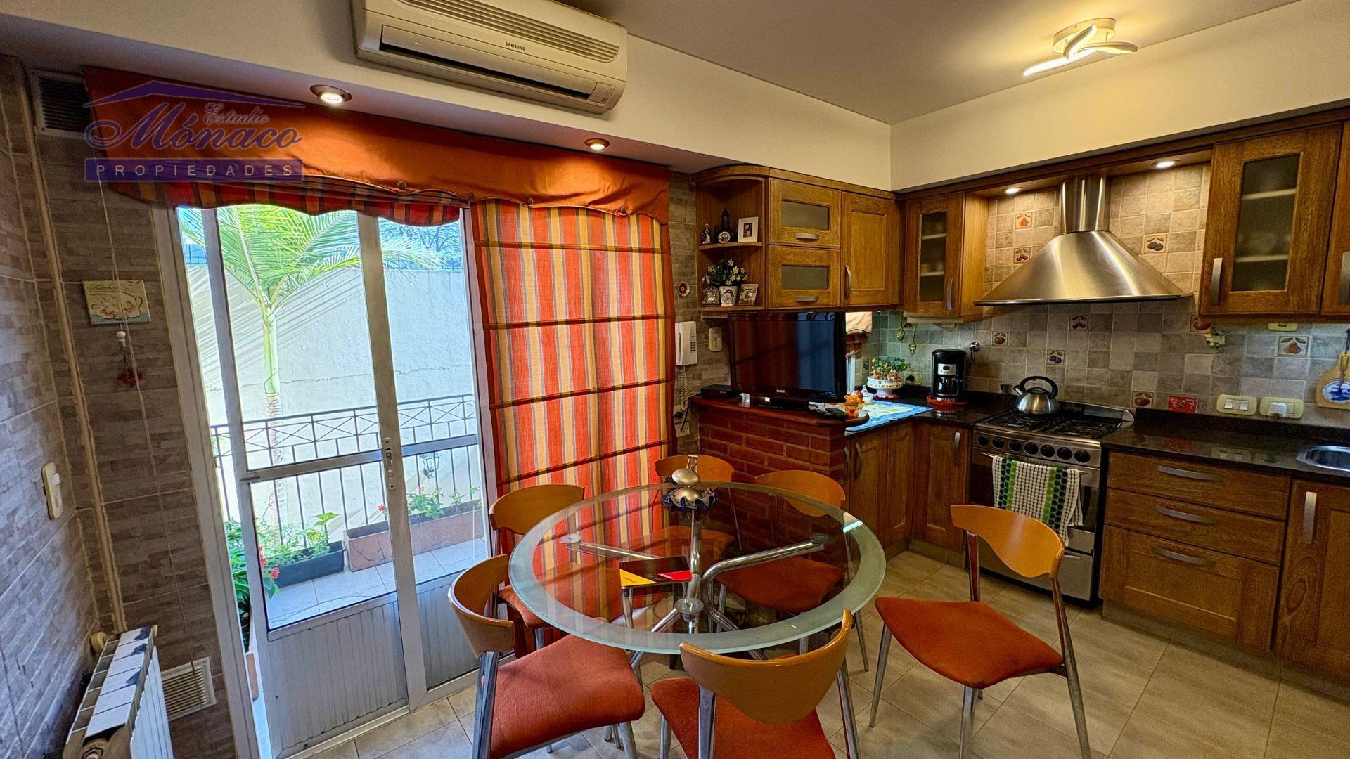 Hermoso Duplex 3 amb + Dependencia Quincho Patio y cochera