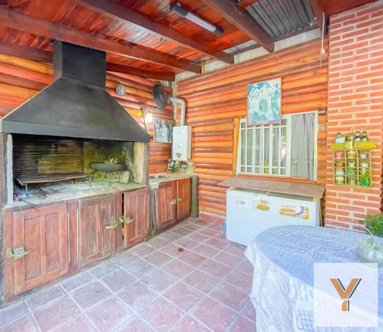 Casa 5 ambientes con 2 baños