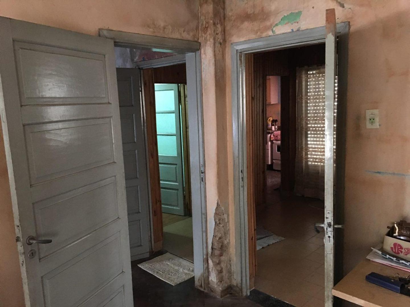 CASA EN LOTE PROPIO :: 259MTS2 :: EXCELENTE UBICACION ::