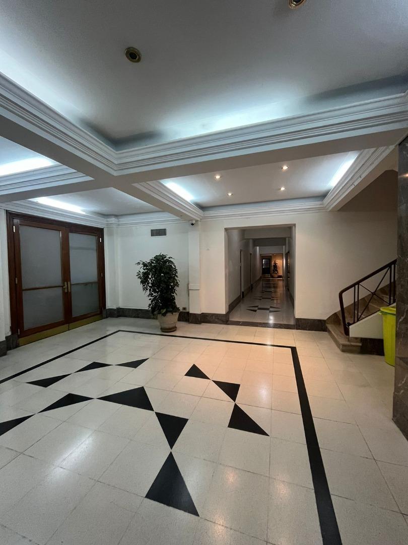 Amplia oficina 125m2 en Tribunales