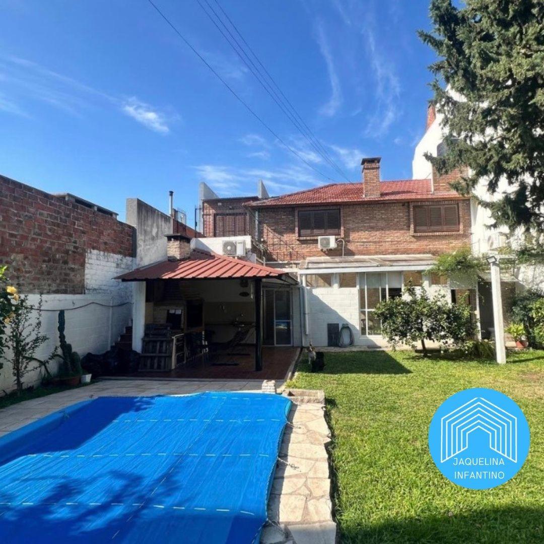 CASA 6 AMB. Ramos Mejía - zona colegio Don Bosco