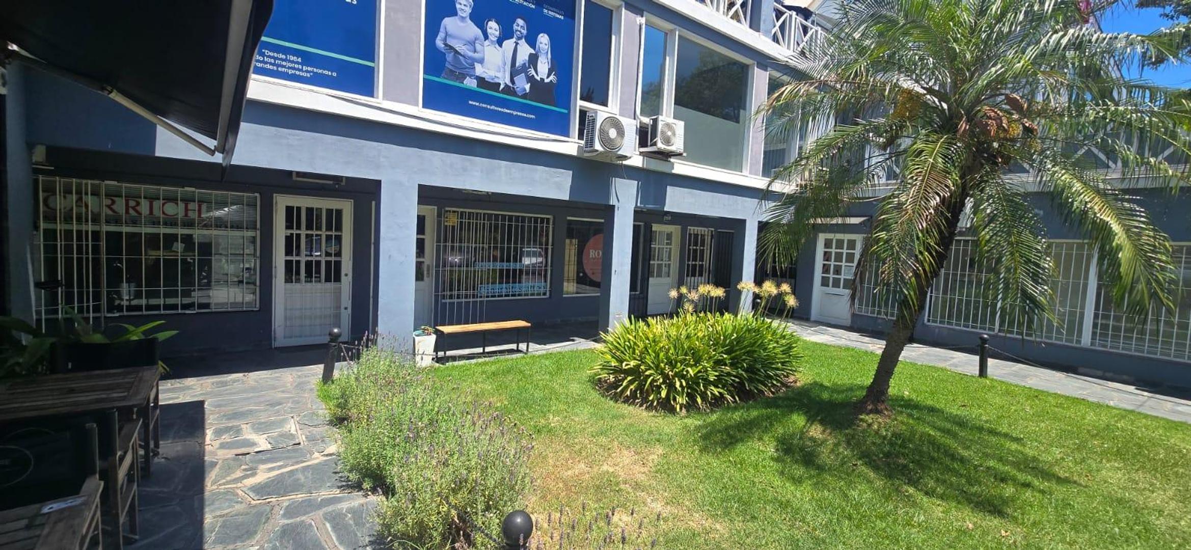 Almirante Blanco Encalada Local 5 al 200