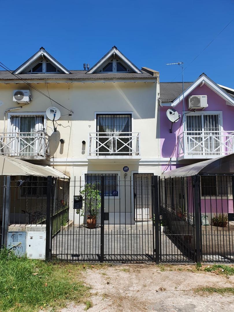 Oportunidad TRIPLEX en venta en Pilar centro