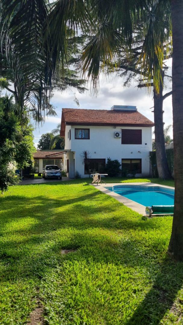 Casa en Venta con 5 cocheras