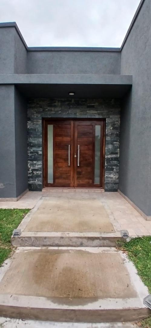 CASA EN VENTA EN BARRIO SANTO DOMINGO