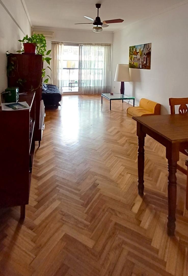 Departamento 4 Amb. al Frente con Balcón