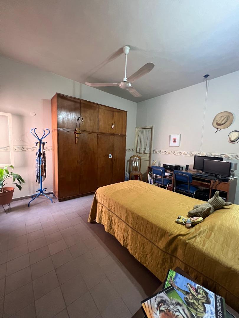 CASA CON DEPARTAMENTO EN VENTA BARRIO COLON