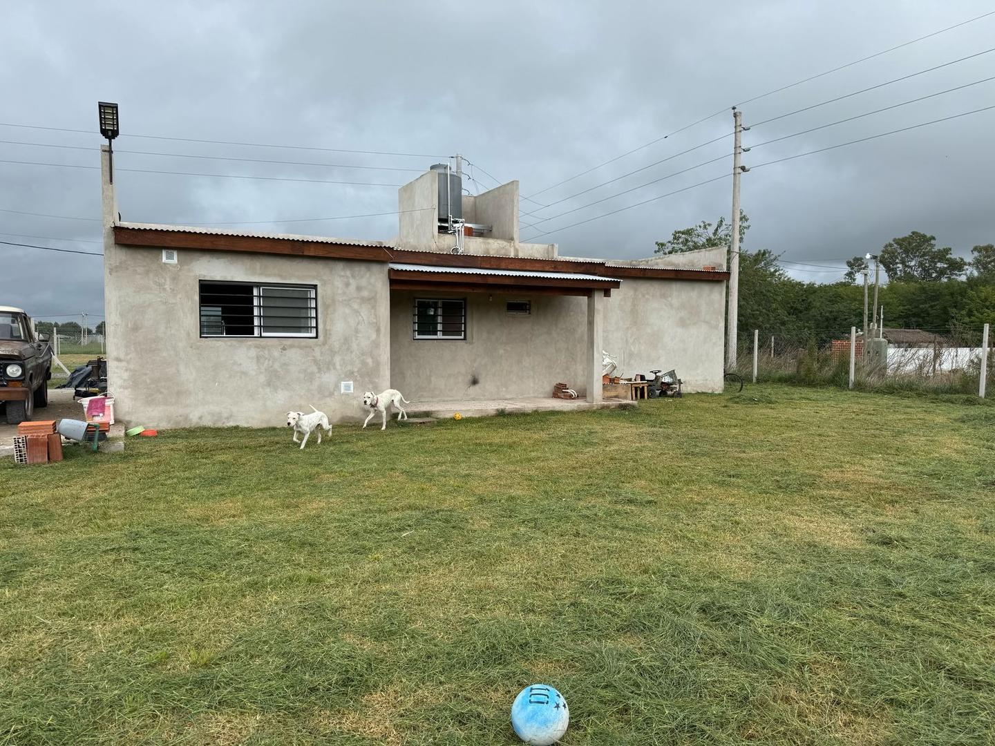 Casa 3 ambientes con 1 baño