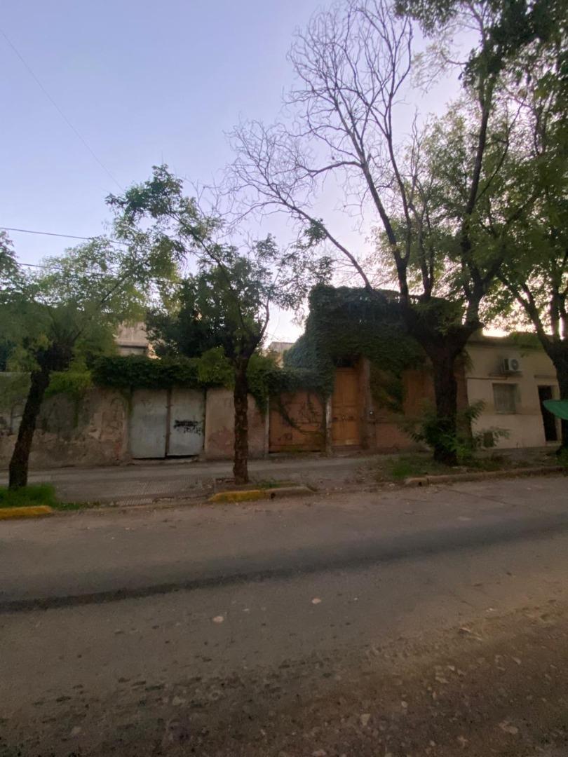 VENTA CASA  CENTRICA  EN MERCEDES B.