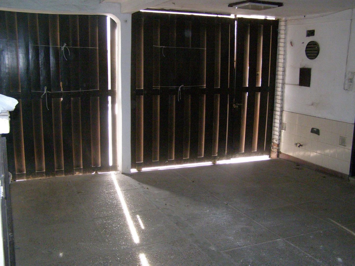 VENDO CASA MICROCENTRO 3 DORMITORIOS