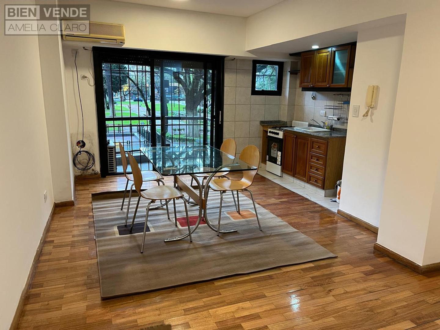 Excelente monoambiente al frente con balcon a 1 cuadra de av. cabildo,frente a plaza balcarce
