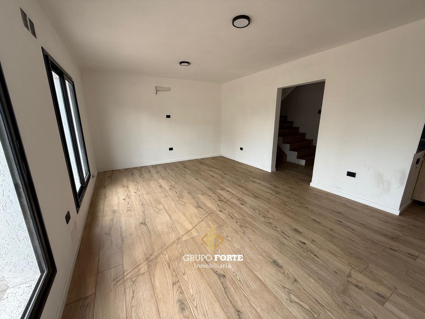 Depto Tipo Casa en Alquiler de 2 dormitorios