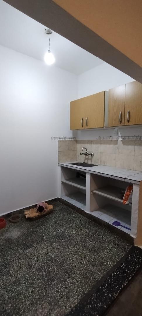 Marconi 2400. El Palomar. Casa 3 ambientes en alquiler