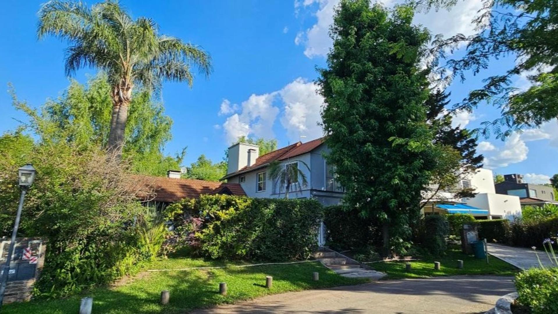 Casa en Alquiler de 3 dormitorios